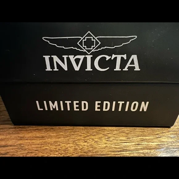 Invicta Disney - Mickey Mouse 24752 Women's Quartz Watch - 40mm - Picture 2 of 8